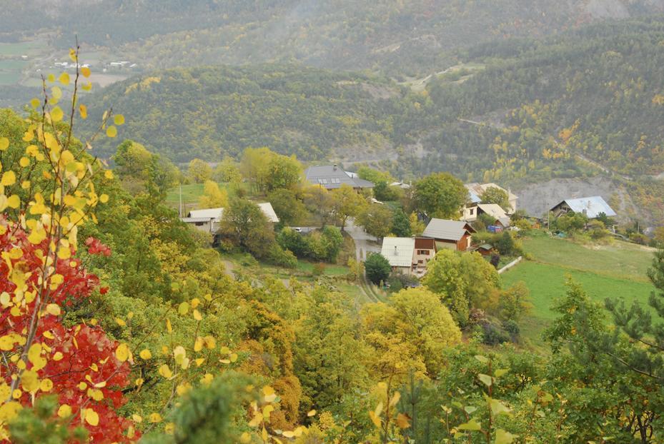 Bed and Breakfast La Ferme De Beaute Шатору-лез-Альп Экстерьер фото